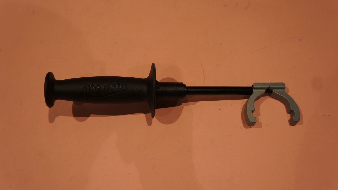 MILWAUKEE ADJUSTABLE POWER TOOL HANDLE MDG Sales, LLC
