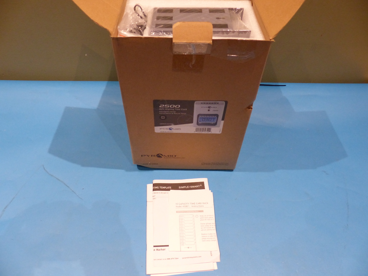 PYRAMID 2500 AUTO ALIGNING TIME CLOCK MDG Sales, LLC