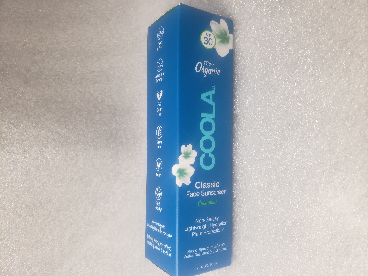 coola classic cucumber face spf 30