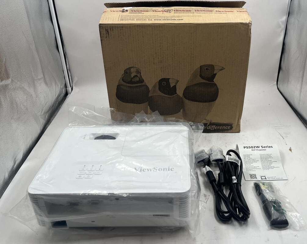 VIEWSONIC PS501W DLP PROJECTOR TV AND VIDEO PRO 7 LAMP HOURS 3400 LUMENS