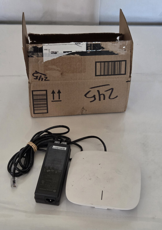 CAMBIUM NETWORKS XV2-21X WI-FI 6 2.5GBE INDOOR ACCESS POINT W/ POWER ADAPTER