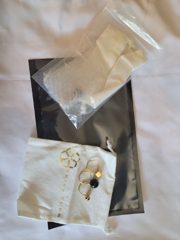 LOT OF 2 - TRINA TURK WOMENS 3 PACK OF DESIGN RINGS IN GOLD SIZE 7