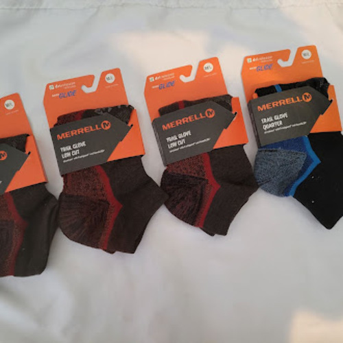 LOT OF 4 PAIRS - MERRELL MEMF17E002-01 UNISEX TRAIL GLOVE SOCKS  MULTI COLOR SIZE M/L