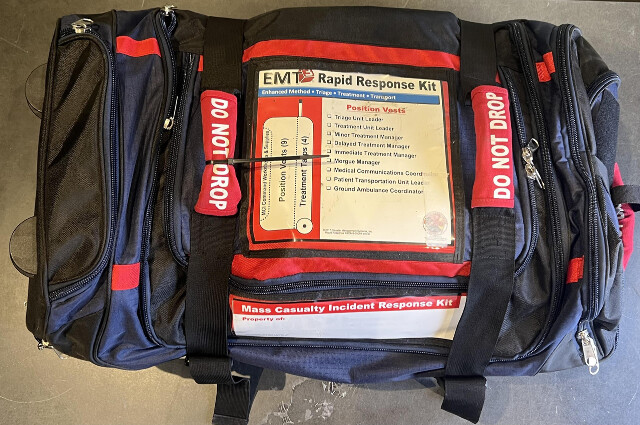 EMT3 9 POSITION RAPID RESPONSE KIT DMS-05001RD 9 POSITION VESTS 4 TREATMENT TARPS