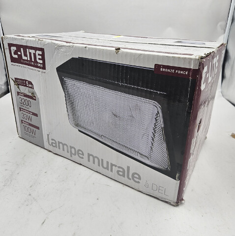 C-LITE LED WALL PACK  3200L 33W 100W PSMH C-WP-A-TRAD-3L-40K-DB