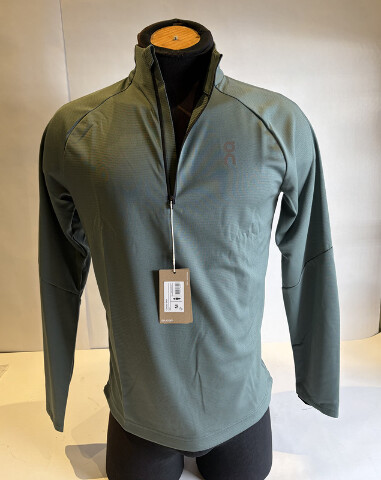ON MENS RUNNING ON CLOUDS CLIMATE SHIRT IN OLIVE SIZE MEDIUM 1ME10600153