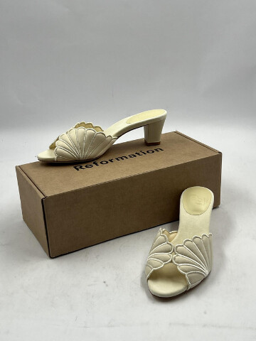 REFORMATION WALDENA BLOCK HEELED MULE IN CREAM PUFF TAFFETA 1317764CPT SIZE 7.5