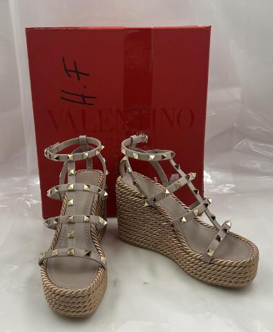 VALENTINO GARAVANI ZW2S0F95 BAE ROCKSTUD WEDGE P66206908 COLOR SKIN SIZE 6W EU36