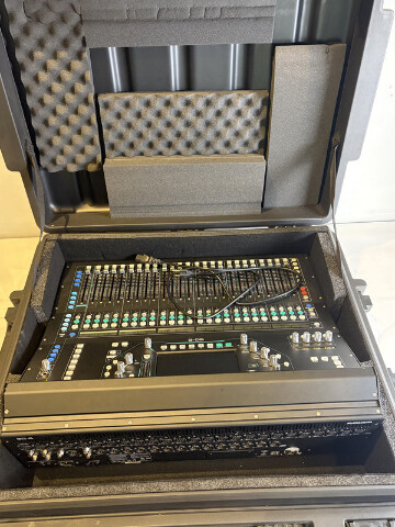 ALLEN & HEATH SQ-6 48 CHANNEL 36 BUS 25 FADER DIGITAL MIXER W SKB CARRY CASE