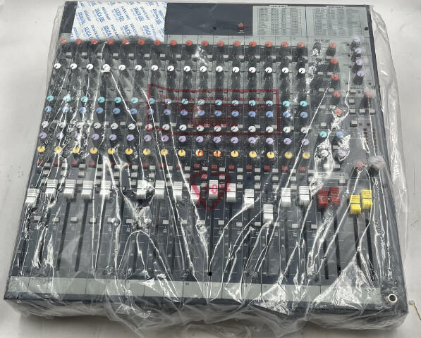 SOUNDCRAFT FX16II 26 INPUT MIXING CONSOLE W/ BUILT IN LEXICON