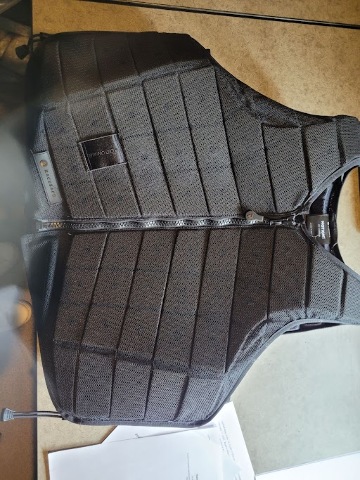 RACESAFE MOTION3 YOUNG RIDER LARGE/SHORT BLACK BODY PROTECTION VEST