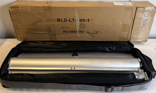 BLADE LITE 600 BLD-LT-600-1 SILVER BASE RETRACTABLE 1-SIDED BANNER STAND