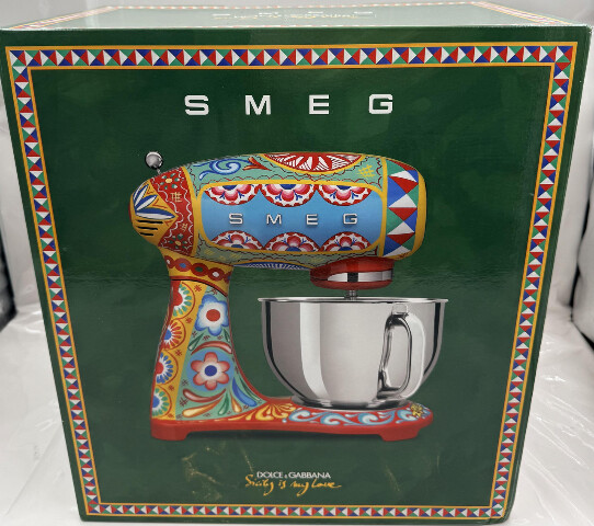 SMEG SMF03DGUS DOLCE & GABBANA SICILY IS MY LOVE 50'S RETRO 5 QT STAND MIXER