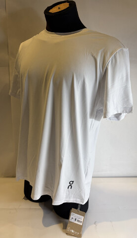 ON CLOUD MEN'S STUDIO-T IN WHITE CLOSE FITTING 1MF11770069NWT SIZE XL NWT