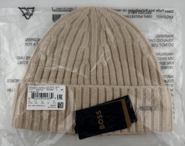 HUGO BOSS L HEROE HAT 50551001 MENS RIBBED CASHMERE LIGHT BEIGE BEANIE HAT