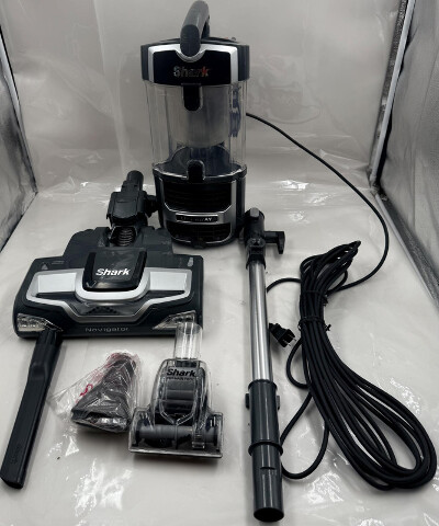 SHARK NAVIGATOR LIFT-AWAY UV650 BAGLESS GREY UPRIGHT VACUUM CLEANER W/O HOSE