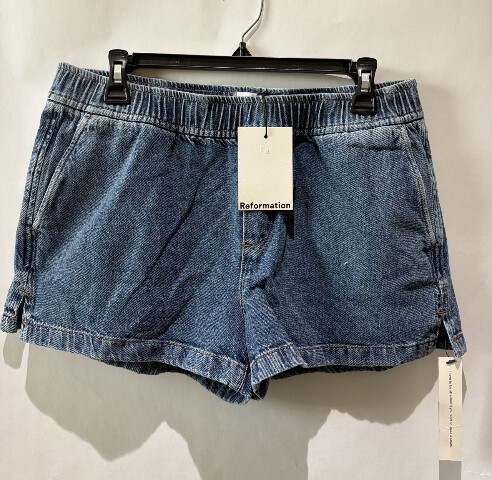 REFORMATION WOMEN'S THEO LOW RISE 2.5" PULL ON DENIM SHORT CHRISSIE WASH MEDIUM