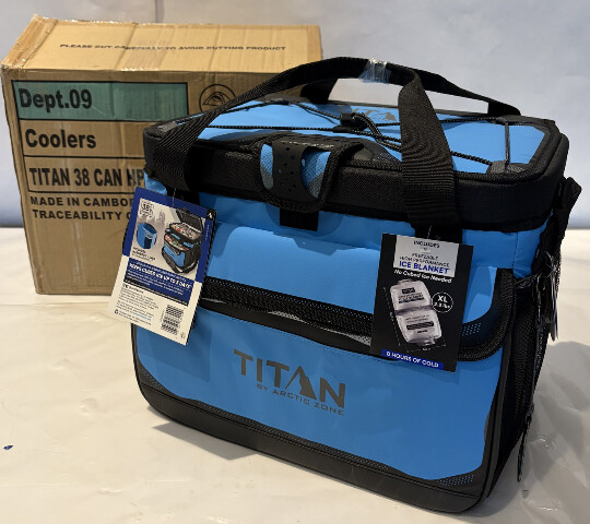 ARTIC ZONE TITAN ICELESS ZIPPERLESS COOLER 38 CAN HOLDER W ICE BLANKET AND LINER
