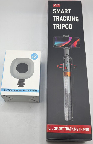 SMART TRACKING TRIPOD Q13 REMOTE OR GESTURED CONTROLLED WITH X2 LIGHTS
