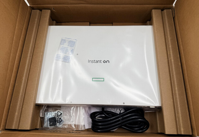 HPE INSTANT ON 1930 JL684B JL684B#ABA 24 PORT GIGABIT CL4 POE+ 4P SFP+ SWITCH