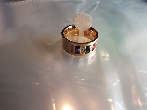 LOT OF 20 - GENERIC RINGS GOLD WITH MULTI COLOR STONES MENS SIZE 10