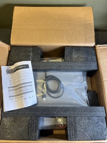 APC SMT1500RM2UC SMARTCONNECT UPS LINE INTERACTIVE 1500VA LCD RACKMOUNT 2U 120V