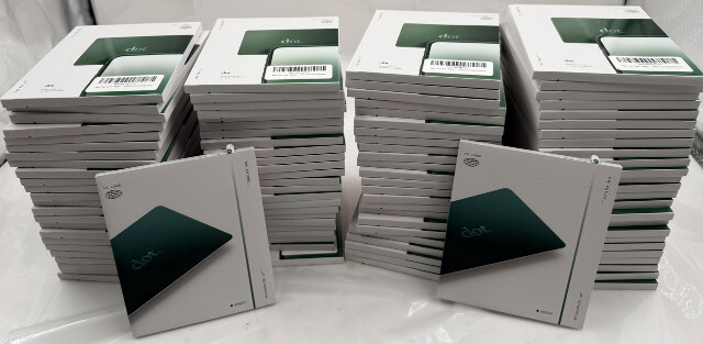 QTY 99 DOT DOT. GREEN TAP TO SHARE DIGITAL BUSINESS CARDS FOR IPHONE & ANDROID