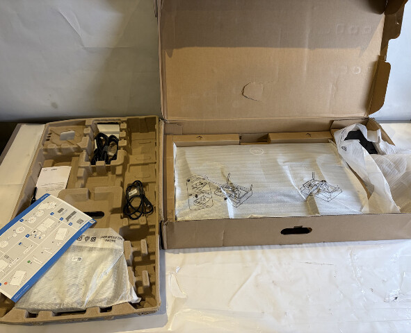 DELL P2725HE FULL HD 27 INCH CLASS IPS USB-C HUB COMPUTER LED MONITOR SEALED