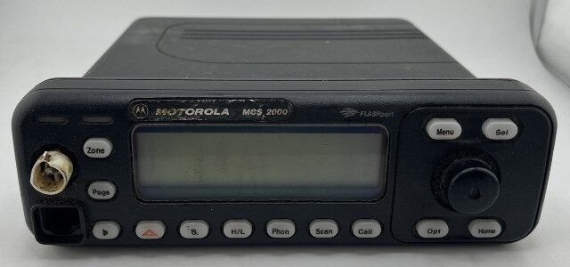 MOTOROLA M01HX+822W MCS2000 DIGITAL TWO WAY MOBILE RADIO REMOTE BASE UNIT 