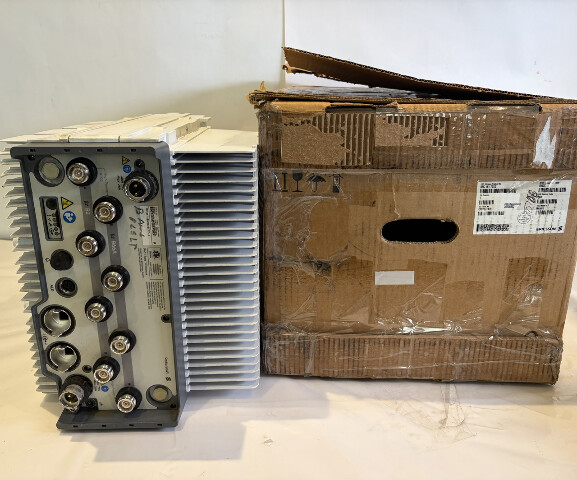 ERICSSON KRC 161 707/2 8843 B2 B66A RRU REMOTE RADIO HEAD 8843