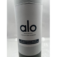 ALO YOGA NO-SLIP SWEATY OR DRY WARRIOR MAT IN JUNGLE GREEN W7192R