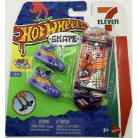 MATTEL JVG46-9993 HOT WHEELS SKATE 7-11 FLOOR STAND W/ 60 7-11 THEMED BOARD TOYS