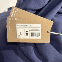 ON MEN'S RUN ON CLOUDS FOCUS TECH HOODIE SZ LARGE IN ACAI 1MF30290584