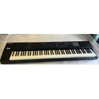 ROLAND FANTOM-08 88-KEY SYNTHESIZER WORKSTATION KEYBOARD BLACK