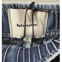 REFORMATION WOMEN'S THEO LOW RISE 2.5" PULL ON DENIM SHORT CHRISSIE WASH MEDIUM