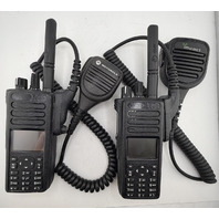 QTY 10 MOTOROLA XPR7550E AAH56RDN9WA1AN TWO WAY RADIO MICROPHONE +EC12M CHARGER
