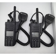 QTY 10 MOTOROLA XPR7550E AAH56RDN9WA1AN TWO WAY RADIO MICROPHONE +EC12M CHARGER