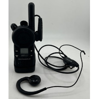MOTOROLA CSL1110 CU1110GYN1BB HANDHELD WALKIE TALKIE WITH BELT CLIP AND HEADSET