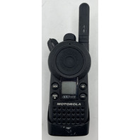 MOTOROLA CLS140 CU1410BKV4BB HANDHELD WALKIE TALKIE WITH BELT CLIP 