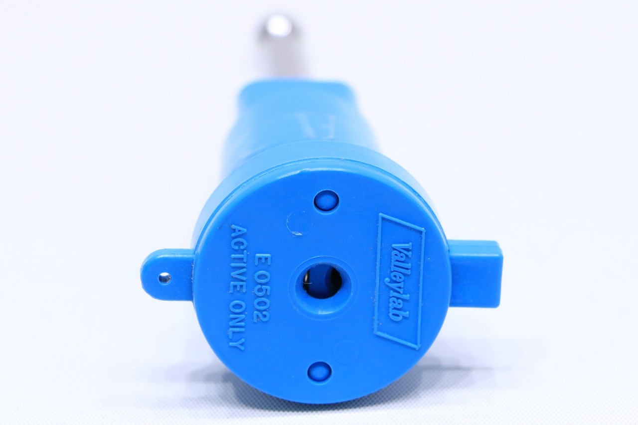 * VALLEYLAB E0502 ELECTROSURGICAL ADAPTER FOR VALLEYLAB & BOVIE