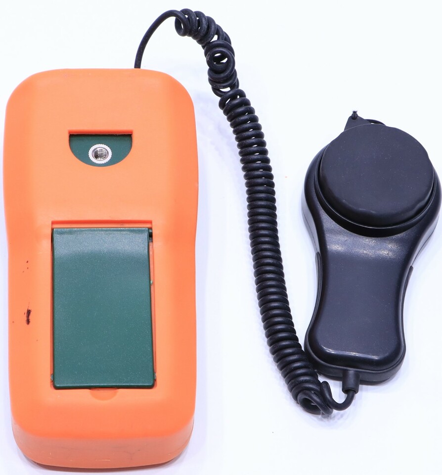 EXTECH LT300 LIGHT METER Premier Equipment Solutions, Inc.