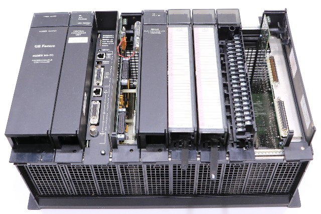* GE FANUC 90-70 RACK CONTROLLER WITH MODULES IC697CPM925 IC697PCM711P IC697CMM742