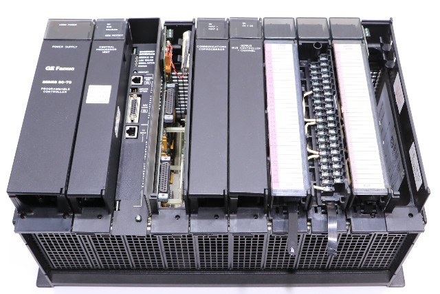 * GE FANUC 90-70 RACK CONTROLLER WITH MODULES IC697CPM925 IC697PCM711P IC697CMM742