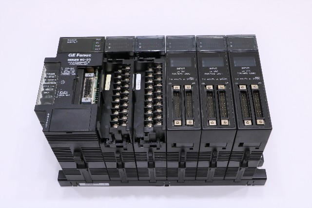 * GE FANUC 90-30 5-SLOT RACK IC693PWR321L IC693CPU311T IC693MDL645F ECT.