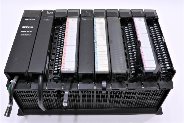 * GE FANUC 90-70 RACK CONTROLLER WITH MODULES IC697PCM711P IC6697MDL653, ECT.