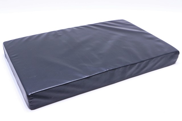 * SKYTRON SURGICAL TABLE PAD 20x12x2" 548