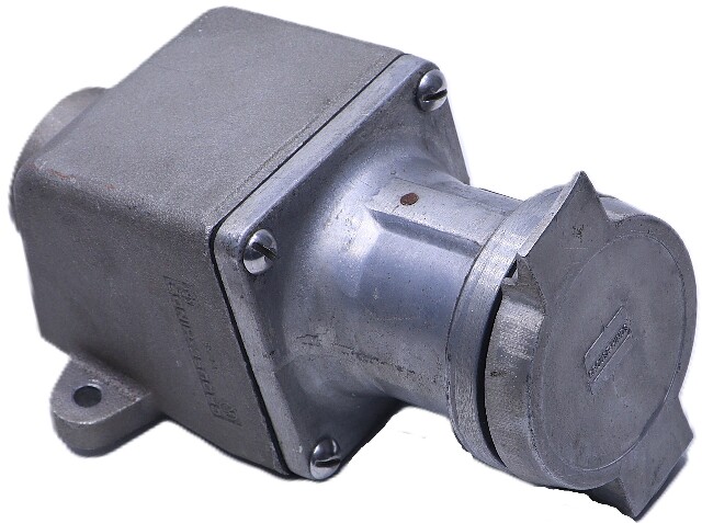 * COOPER CROUSE-HINDS AR642 60AMP 3W 4P RECEPTACLE ARKTITE WITH ARE56 BACK BOX