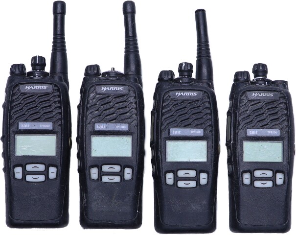 LOT OF 4 HARRIS TAIT TP9300 T03-00043-JBFB HANDHELD PORTABLE RADIOS