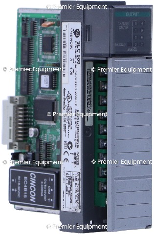 * ALLEN BRADLEY 1746-NO8V SER A 8 SLC 500 5 CHANNEL ANALOG OUTPUT MODULE