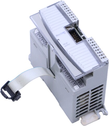 * ALLEN BRADLEY 1762-OW16 SERIES B 16 POINT RELAY OUTPUT MODULE